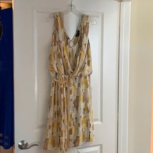 Gorgeous White House Black Market dress